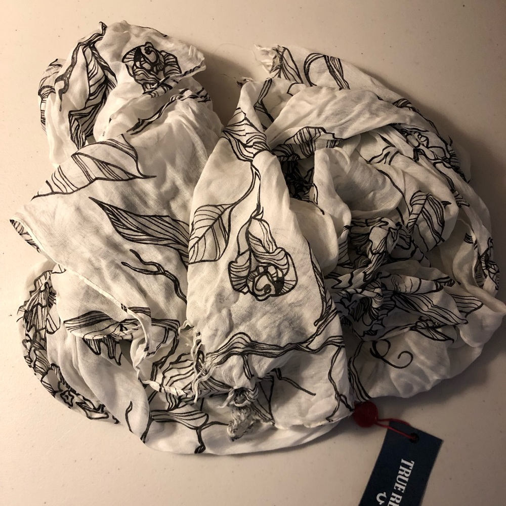 True Religion Women’s Scarf